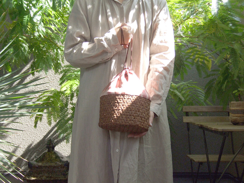 楽天市場】純国産 山葡萄かごバッグ 鉄線編み 巾着バッグ : おまめ