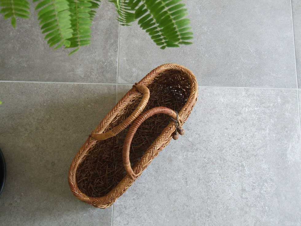 楽天市場】純国産 伊藤加代子作 あけび かごバッグ 極細乱れ編み 半月