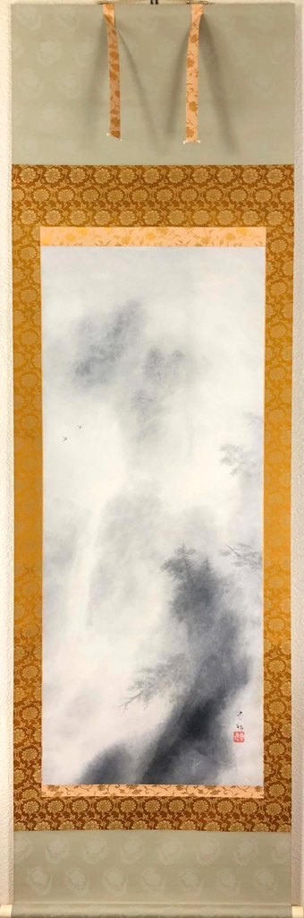 楽天市場】岩上青稜 「松溪霧」 掛軸（太巻二重箱） : 小野画廊