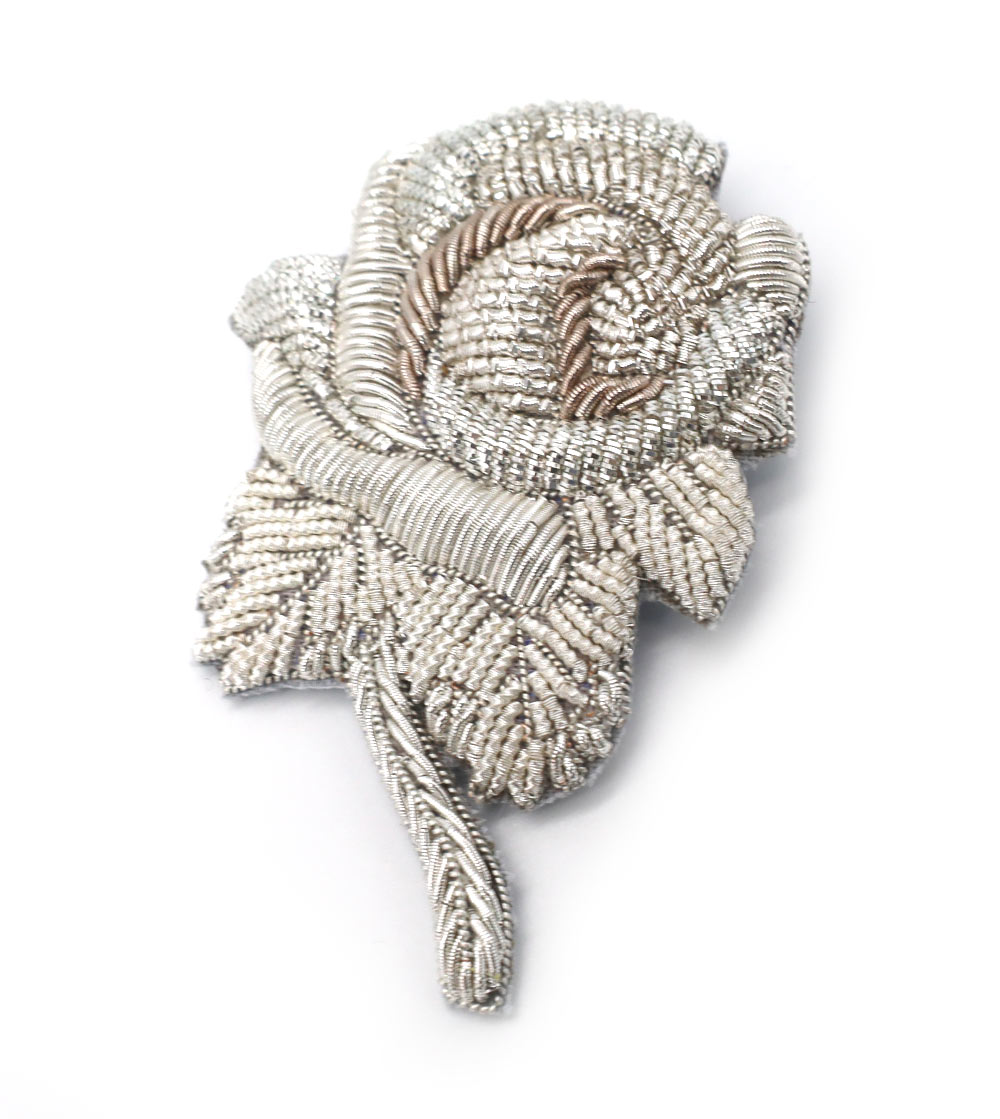 楽天市場】カルティエ展 薔薇 刺しゅうブローチ CARTIER 限定