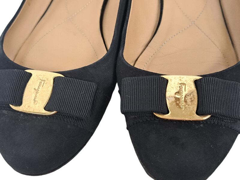 美品 フェラガモ 6 1/2 ヴァリナ ヴァラリボン フラットパンプス