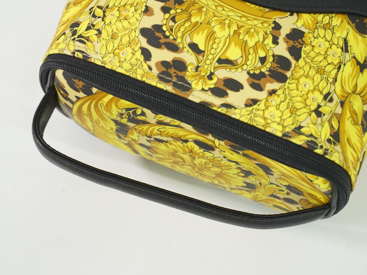 本物 ジャンニ ヴェルサーチ GIANNI VERSACE レオパード柄 バニティ