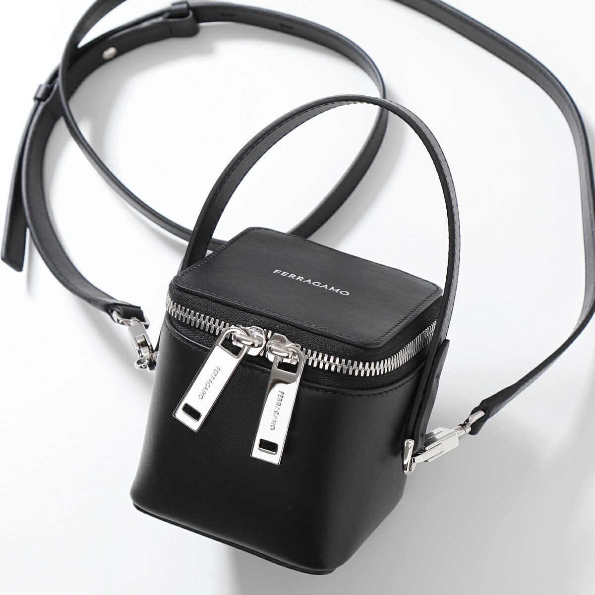 楽天市場】FERRAGAMO フェラガモ ショルダーバッグ 22 0481 レディース