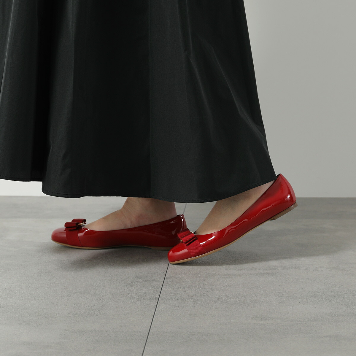 楽天市場】FERRAGAMO フェラガモ パンプス VARINA ヴァリナ 592125