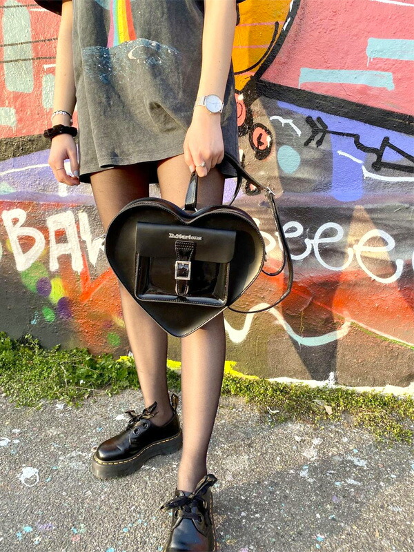 楽天市場】DR.MARTENS ドクターマーチン バッグ ショルダーバッグ