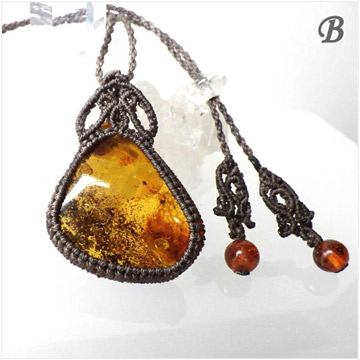 楽天市場】アンバー(琥珀) マクラメペンダント 天然石ペンダント