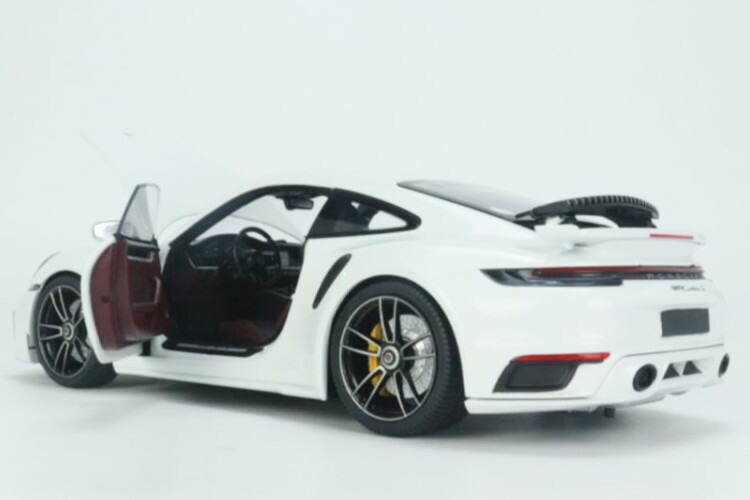 楽天市場】ミニチャンプス 1/18 ポルシェ 911 992 ターボ S ホワイト