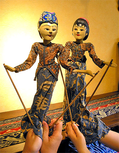 楽天市場】インドネシア 影絵芝居 人形芝居 ワヤンゴレ ワヤン・クリ