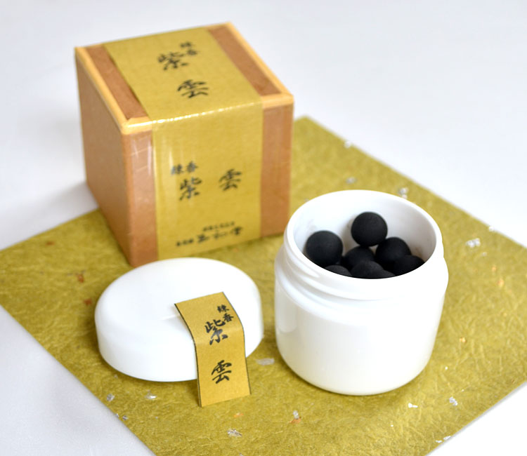 楽天市場】【玉初堂】練香「紫雲 しうん」樹脂製 容器入【#0451