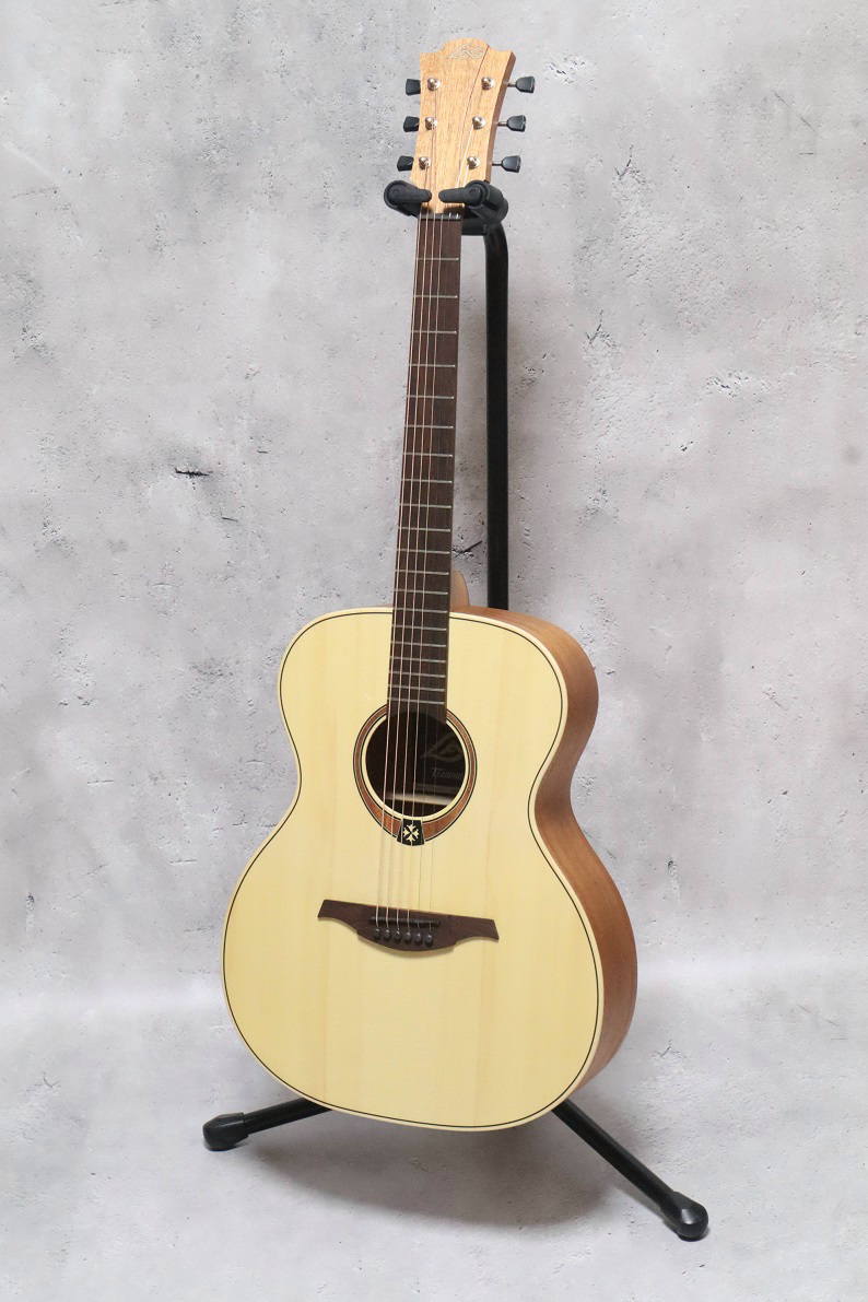 楽天市場】LAG Guitars Tramontane T70A-NAT Auditorium Natural
