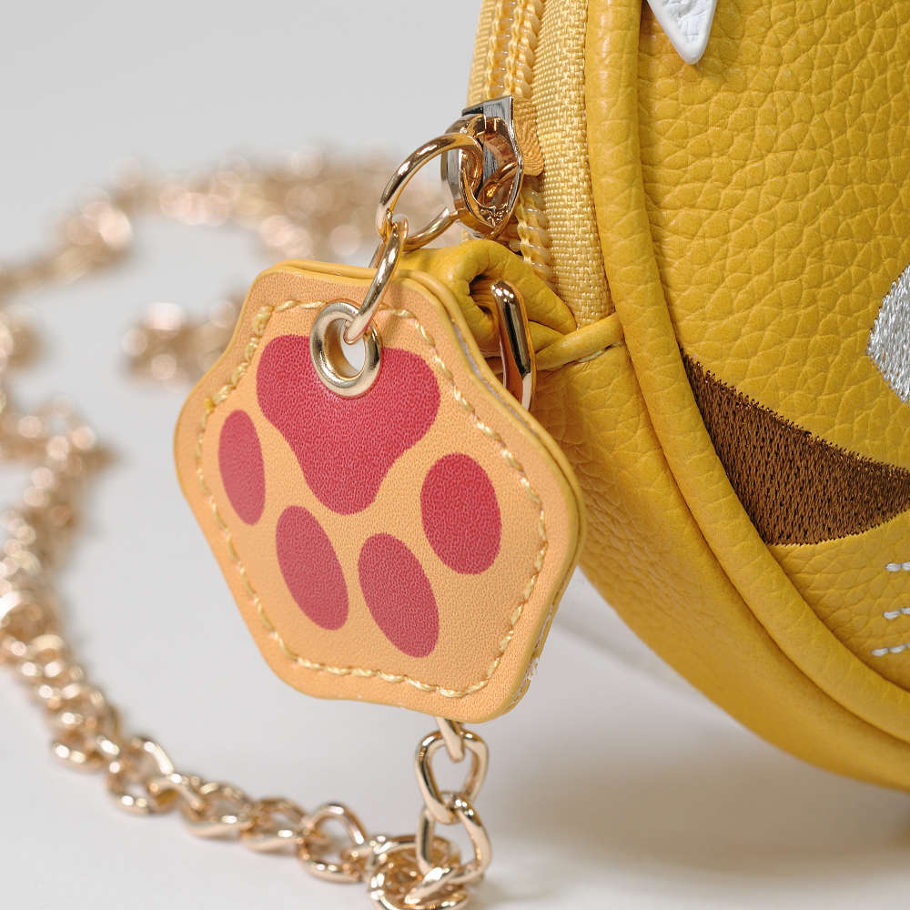 楽天市場】インパクト大！猫顔コインポシェット。チェーンを外して