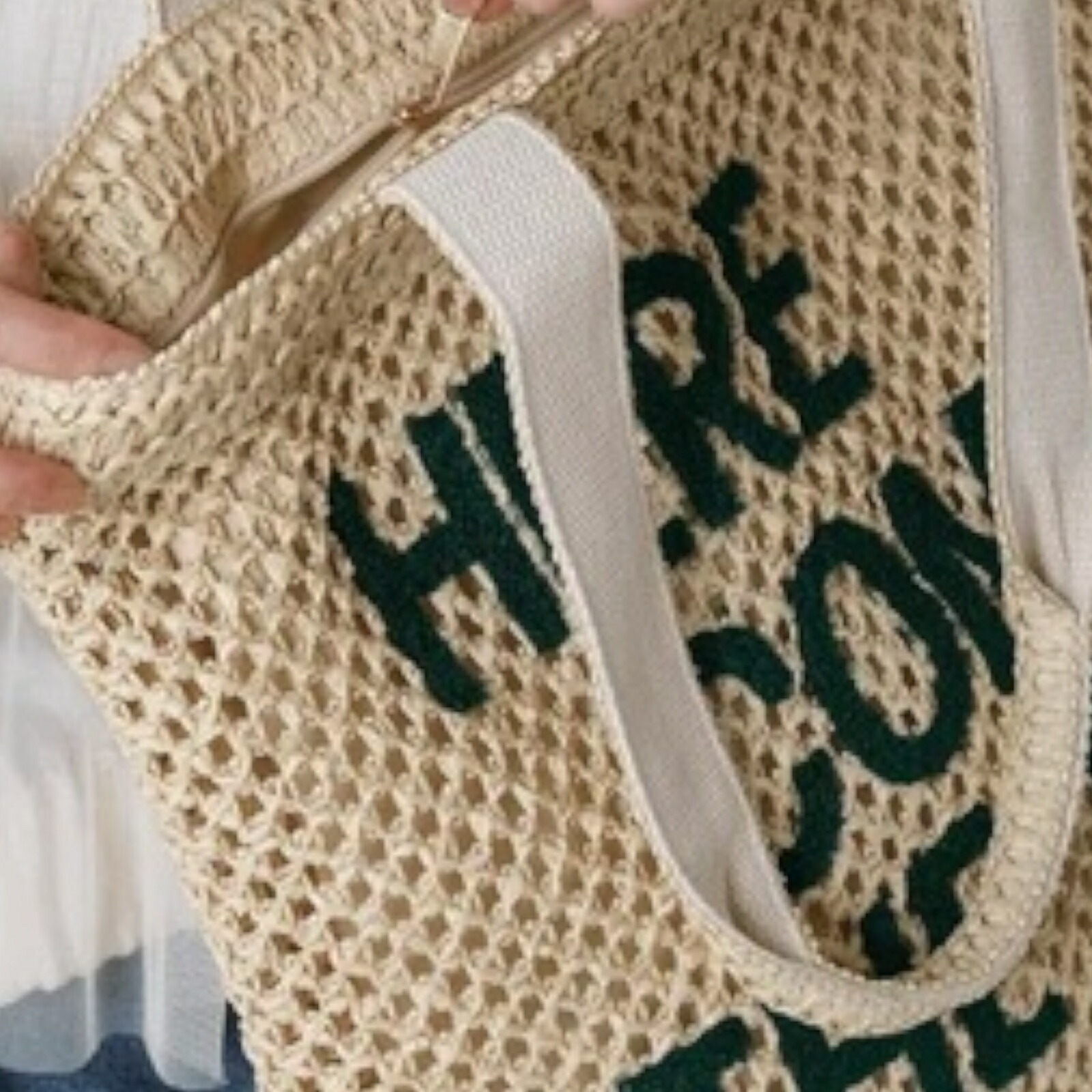 楽天市場】柄編みロゴトートBAG ナチュラルな風合いとロゴが目を惹く