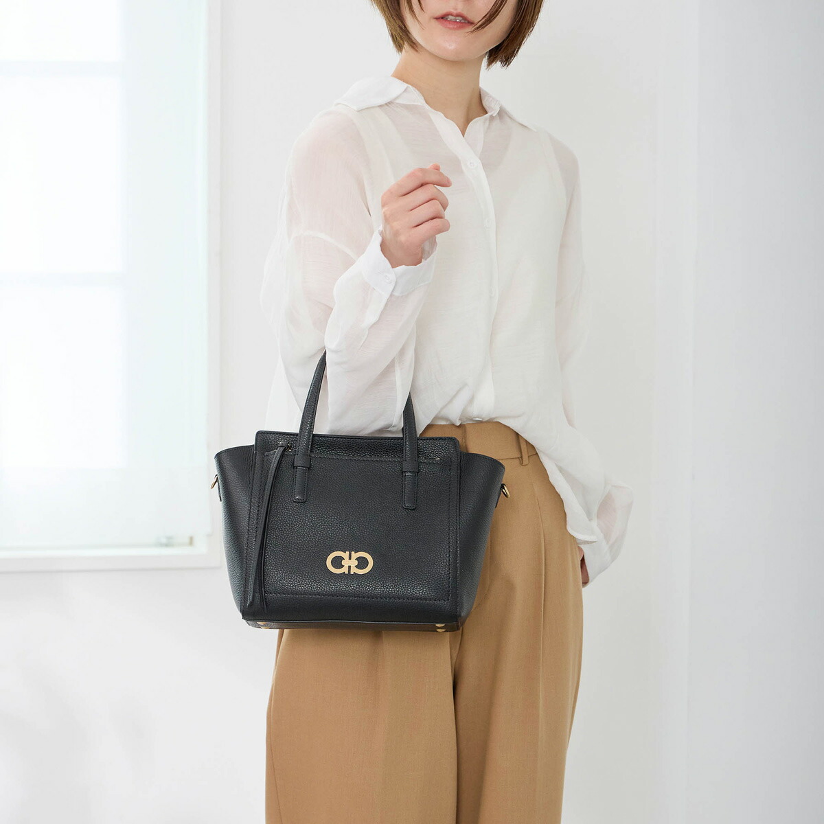 楽天市場】フェラガモ ハンドバッグ FERRAGAMO ガンチーニ 214446