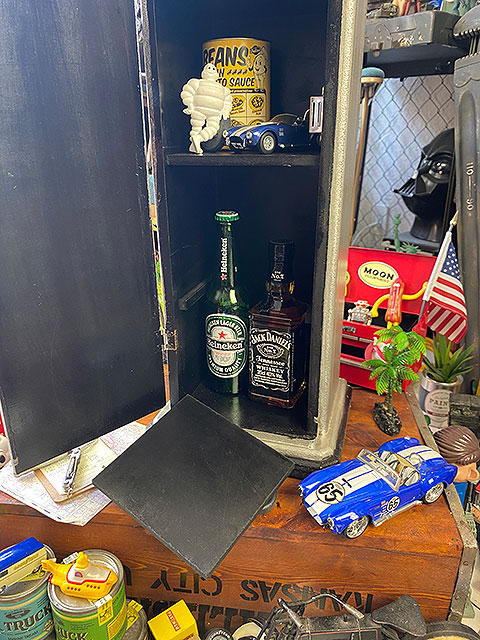 楽天市場】ルート66 ガスポンプ型キャビネット CDタワー （シルバー