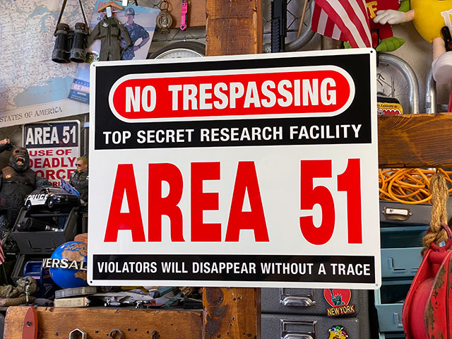 楽天市場】エリア51 警告看板 アルミサインボード （TOP SECRET