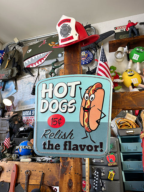 楽天市場】ホットドッグマン エンボスティンサイン （15セント） 看板