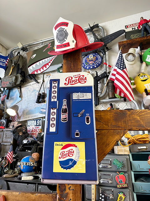 楽天市場】ペプシコーラ 自動販売機型 エンボスティンサイン