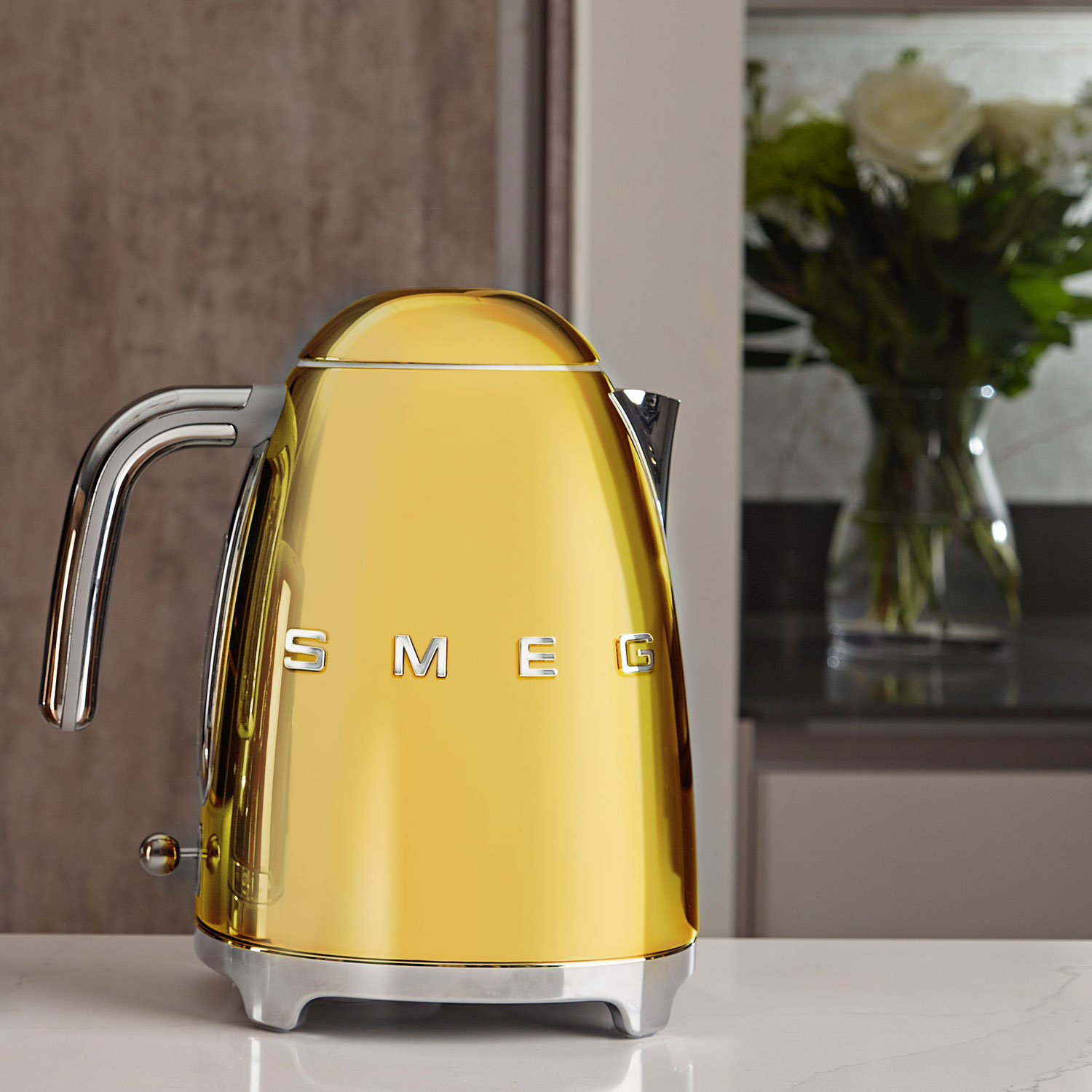 楽天市場】（日本正規販売店）SMEG 電気ケトル 1.7L【ゴールド】KLF03