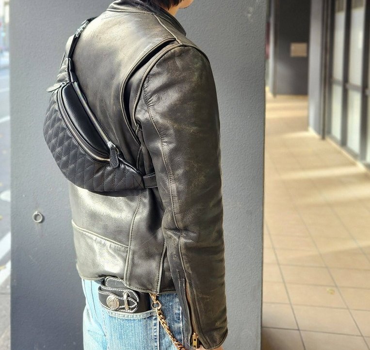 楽天市場】ボディバッグ 本革 レザー Deep Zone キルティング加工 牛革