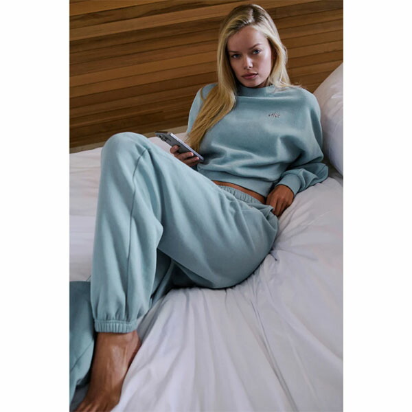 Alo yoga アロ クロップドAccolade クルーネック xsサイズ 楽天市場