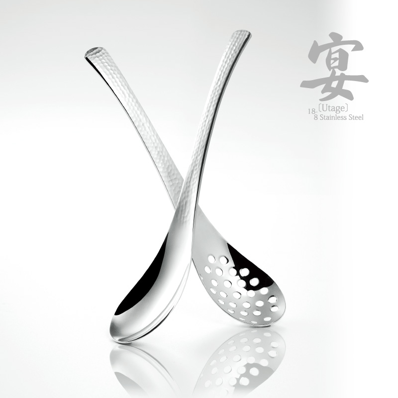 楽天市場】カトラリー 宴うたげ 穴明きレンゲスプーン 大 18-8