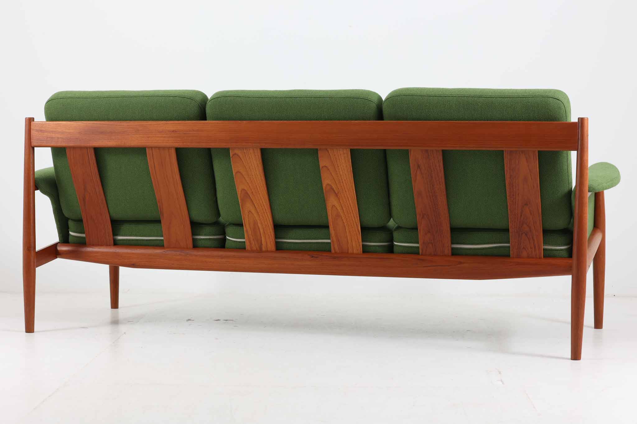 楽天市場】Grete Jalk(グレーテ・ヤルク) トリプルソファ/3人掛け