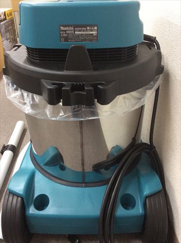楽天市場】マキタ 集じん機 乾湿両用 22L ＜490S＞業務用掃除機 【490S
