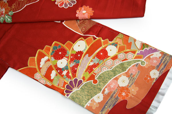 楽天市場】未仕立て正絹中振袖 赤地紗綾型地紋に吉祥古典雪輪模様