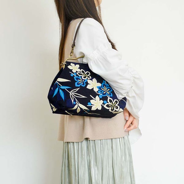 楽天市場】亥之吉 横長ベンリーがま口 [いちまつうめ] 市松梅 生成り