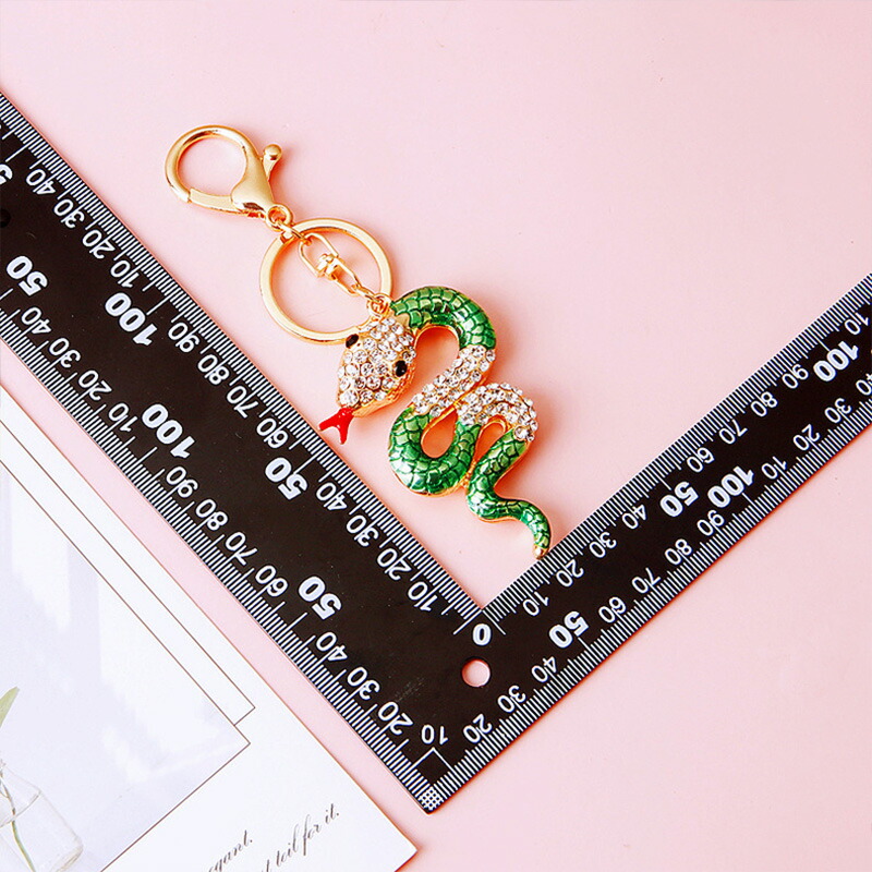 楽天市場】蛇モチーフ 蛇舌 スネーク 蛇 舌 キーホルダー 蛇年