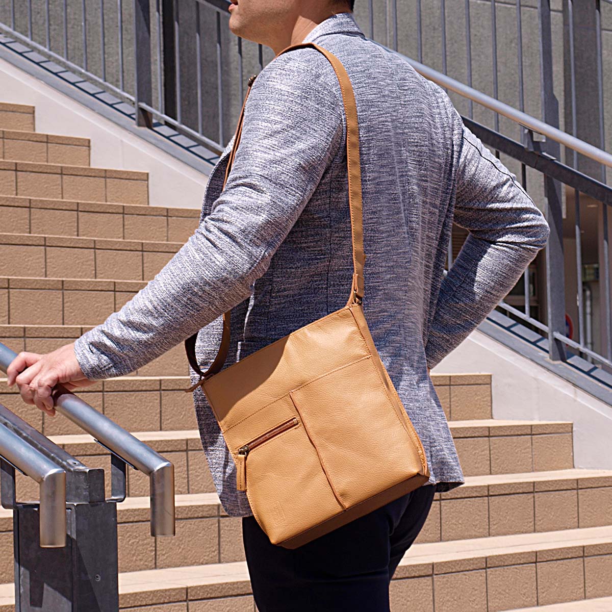 楽天市場】使い込むほどに愛着がわく牛革ショルダーバッグ 京都新装