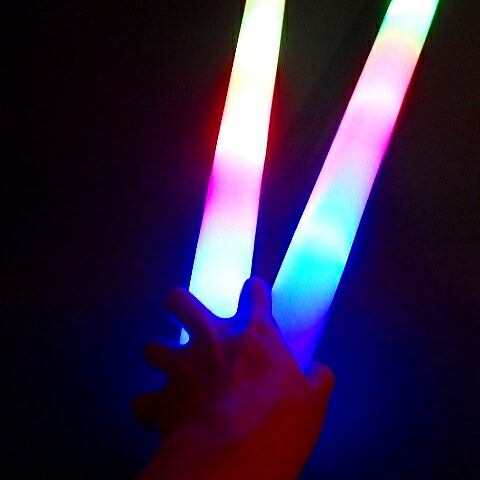 楽天市場】【光るおもちゃ】光るスポンジ棒 24個セット【光るおもちゃ