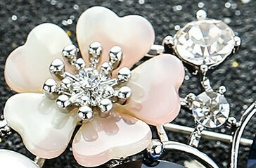 楽天市場】桜貝 の 桜 ( さくら ) と スワロフスキー の 蝶 の