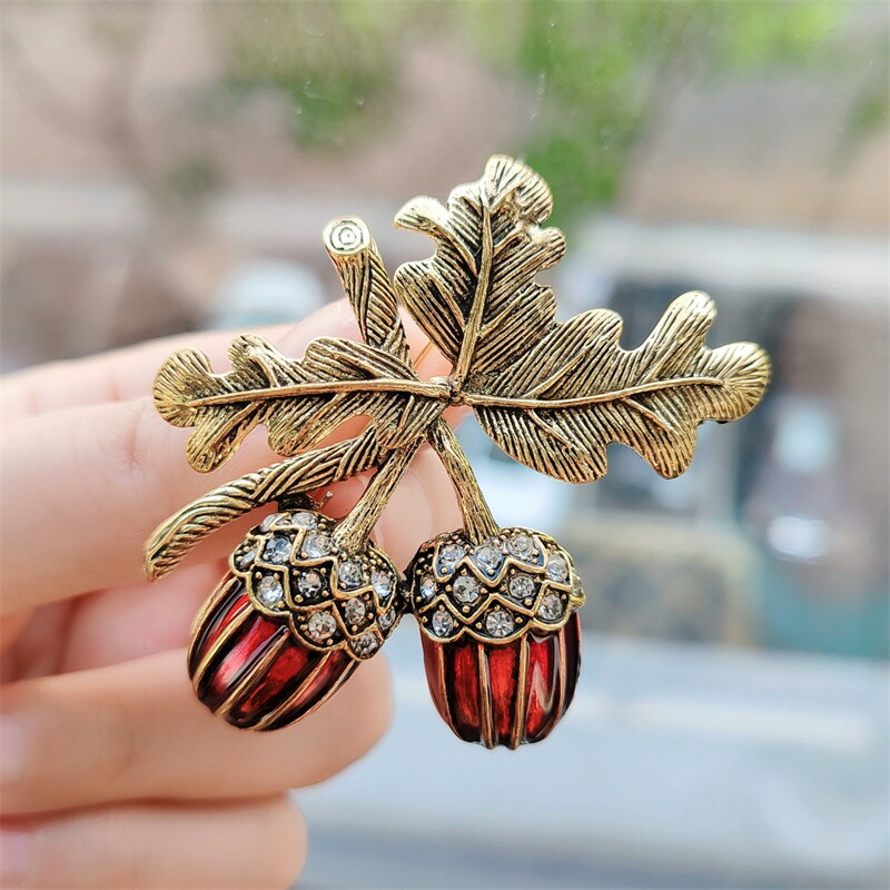 楽天市場】七宝焼き と ラインストーン の どんぐり ブローチ : Aquarius