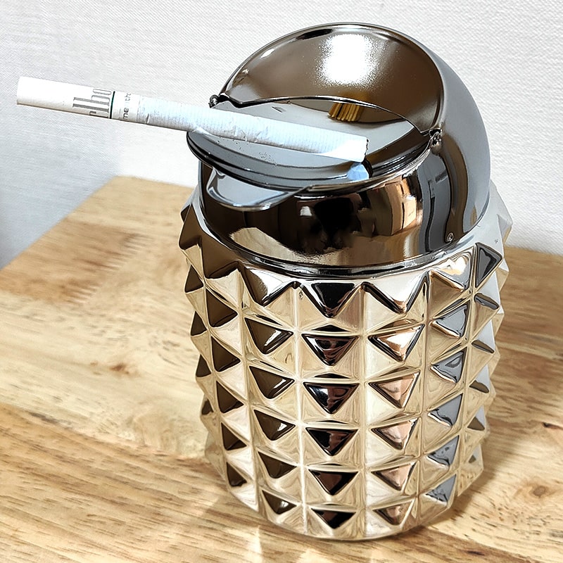 楽天市場】灰皿 スタッズ ドームアッシュトレイ タバコ 蓋つき 卓上