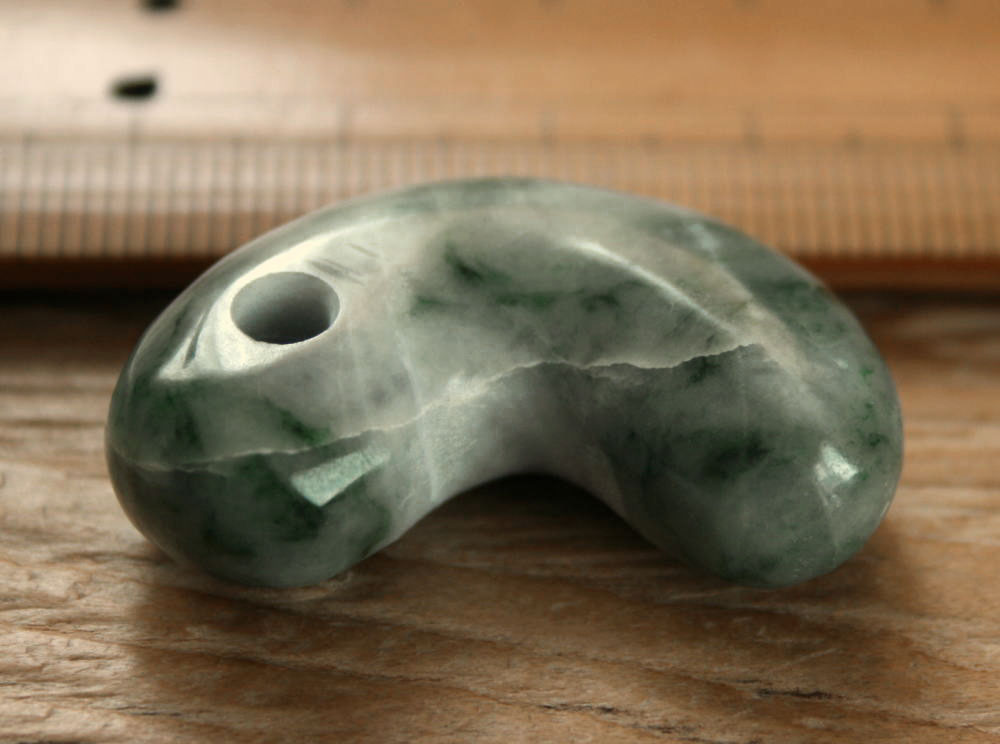 楽天市場】糸魚川翡翠勾玉 M08714 翠石 作 35mm*21mm*10.5mm 糸魚川