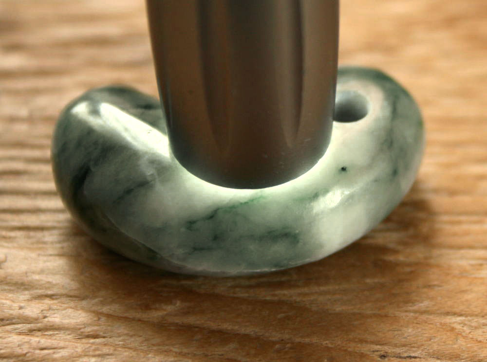 楽天市場】糸魚川翡翠勾玉 M08714 翠石 作 35mm*21mm*10.5mm 糸魚川