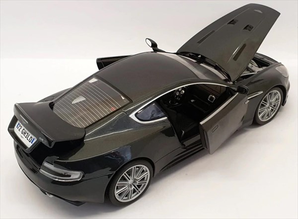 楽天市場】007ミニカー 1/18 AUTOWORLD 007 アストンマーチン DBS