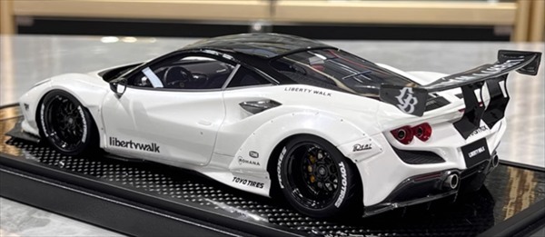楽天市場】ミニカー 1/18 フェラーリ ミニカー フェラーリ F8 白色 VIP