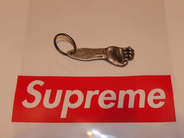 楽天市場】SUPREME(シュプリーム) Hand Bottle Opener Keychain
