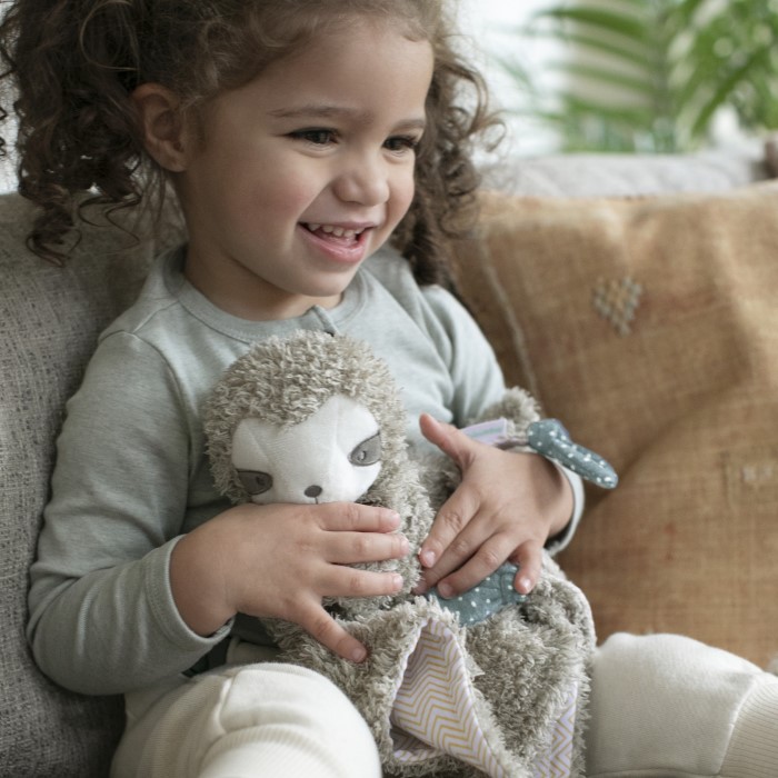 楽天市場】【☆】Kids2 ingenuity ラブリーブランケット (12376