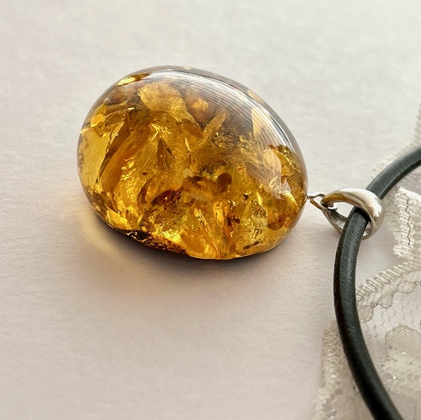 楽天市場】【天然琥珀）【琥珀 ペンダント】ネックレス バルティック