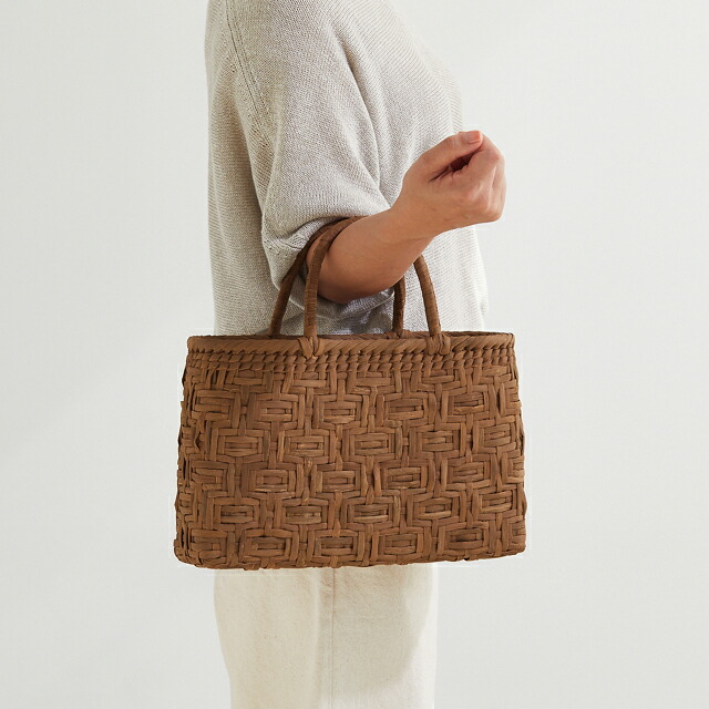 楽天市場】連続桝網代編みやまぶどう籠(横長/中サイズ)(約)幅33×マチ9