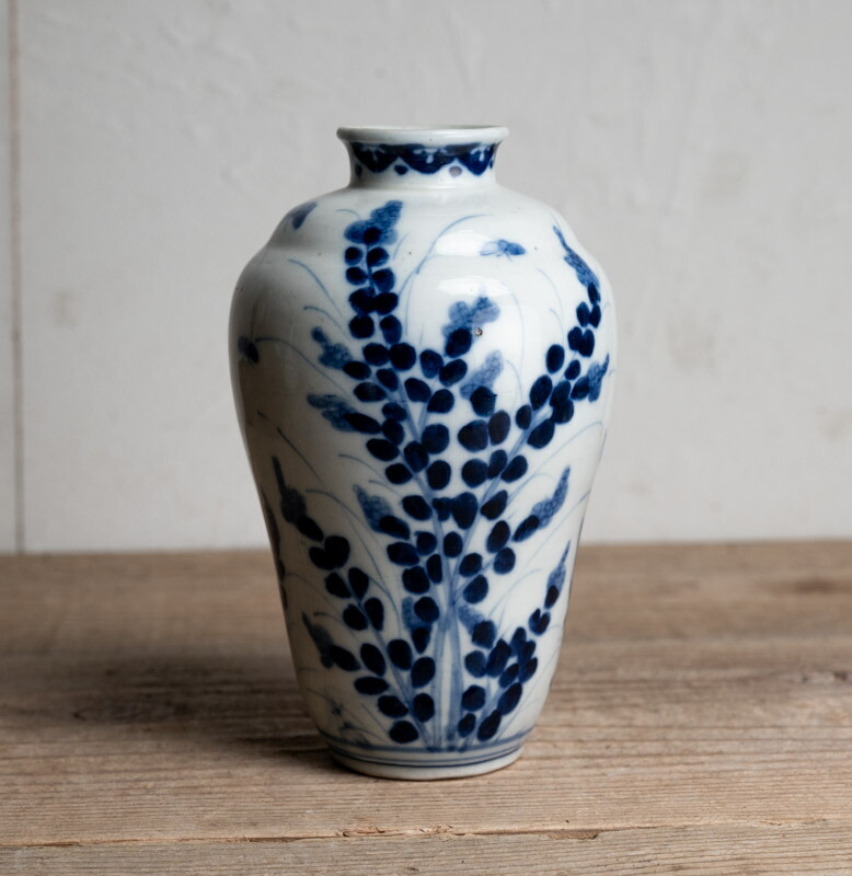 楽天市場】骨董○伊万里染付花蝶文花瓶○ | 明治時代-19世紀頃 | 肥前