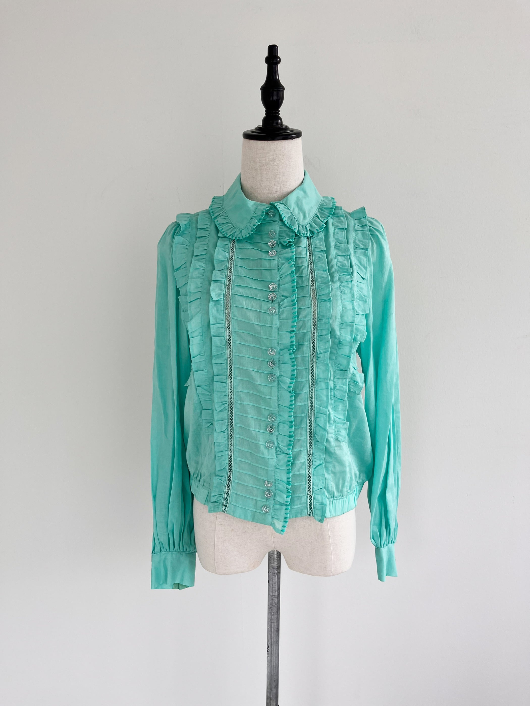 楽天市場】【MUVEIL】 シアーフリルブラウス MA232FB003 ミュベール