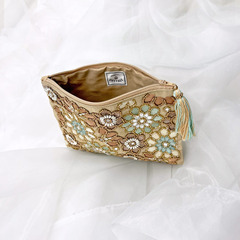楽天市場】ゴールドビーズ刺繍ポーチ タッセル付き ファスナー付き 内