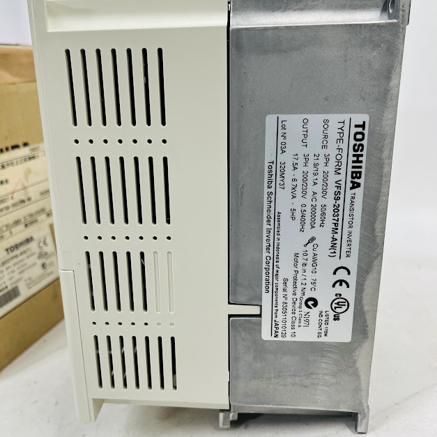 楽天市場】【未使用】東芝インバーター VFS9-2037 200V 3.7kw