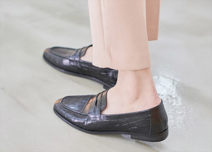 楽天市場】本革 ローファー 黒 白 クロコ レディース ペニーローファー