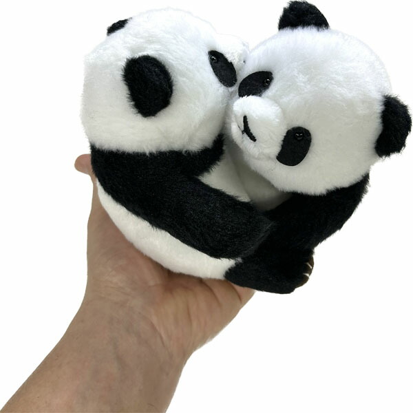 楽天市場】抱きつき双子じゃれパンダぬいぐるみ 180321【送料無料