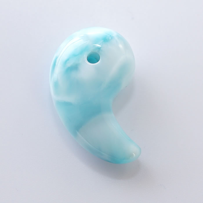 楽天市場】【一点物】【高品質】ラリマー 勾玉 ペンダントトップ